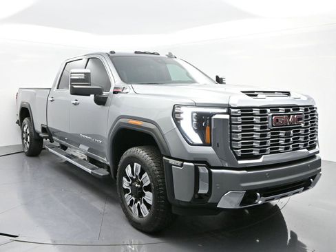 Used 2024 GMC Sierra 2500 Denali w/ Denali Reserve Package image 2