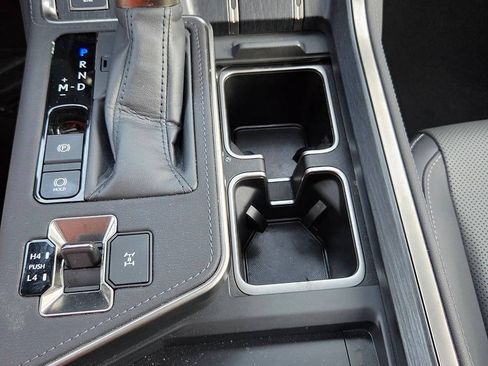 Used 2025 Lexus GX 550 w/ Accessory Package (Z1) AWD/4WD image 24
