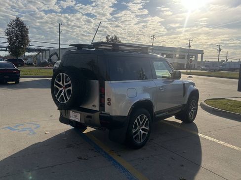 Used 2022 Land Rover Defender 90 X-Dynamic S image 6