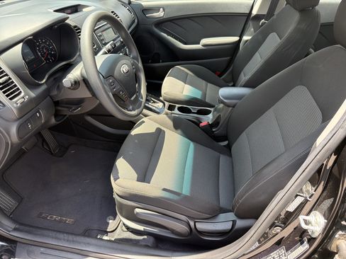 Used 2017 Kia Forte LX FWD image 17