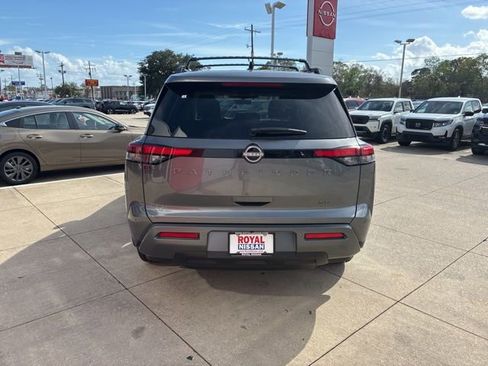 New 2026 Nissan Pathfinder SL FWD image 6