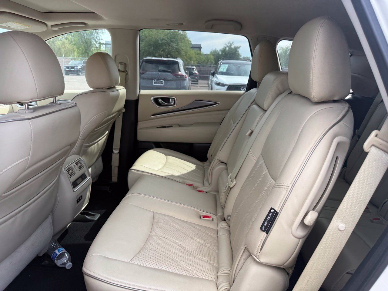 Used 2020 INFINITI QX60 Luxe w/ Essential Package FWD image 11