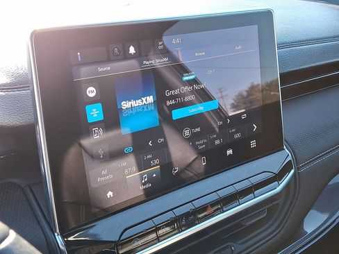 Used 2023 Jeep Compass Altitude image 14