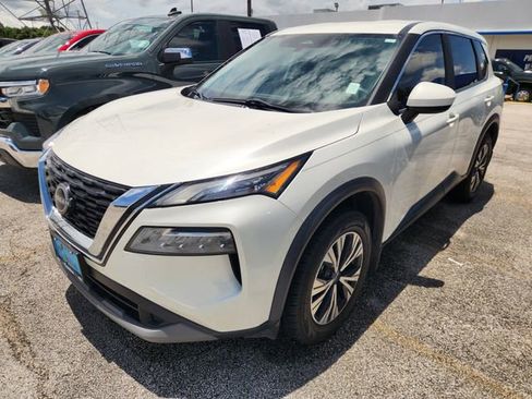 Used 2023 Nissan Rogue SV FWD image 3