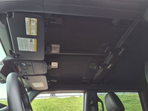 Certified 2025 Ford Bronco Outer Banks AWD/4WD image 10