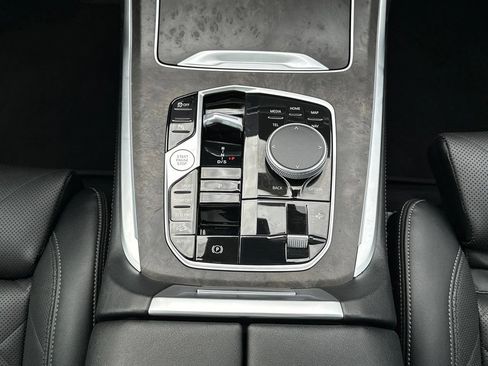 Used 2025 BMW X7 xDrive40i AWD/4WD image 30