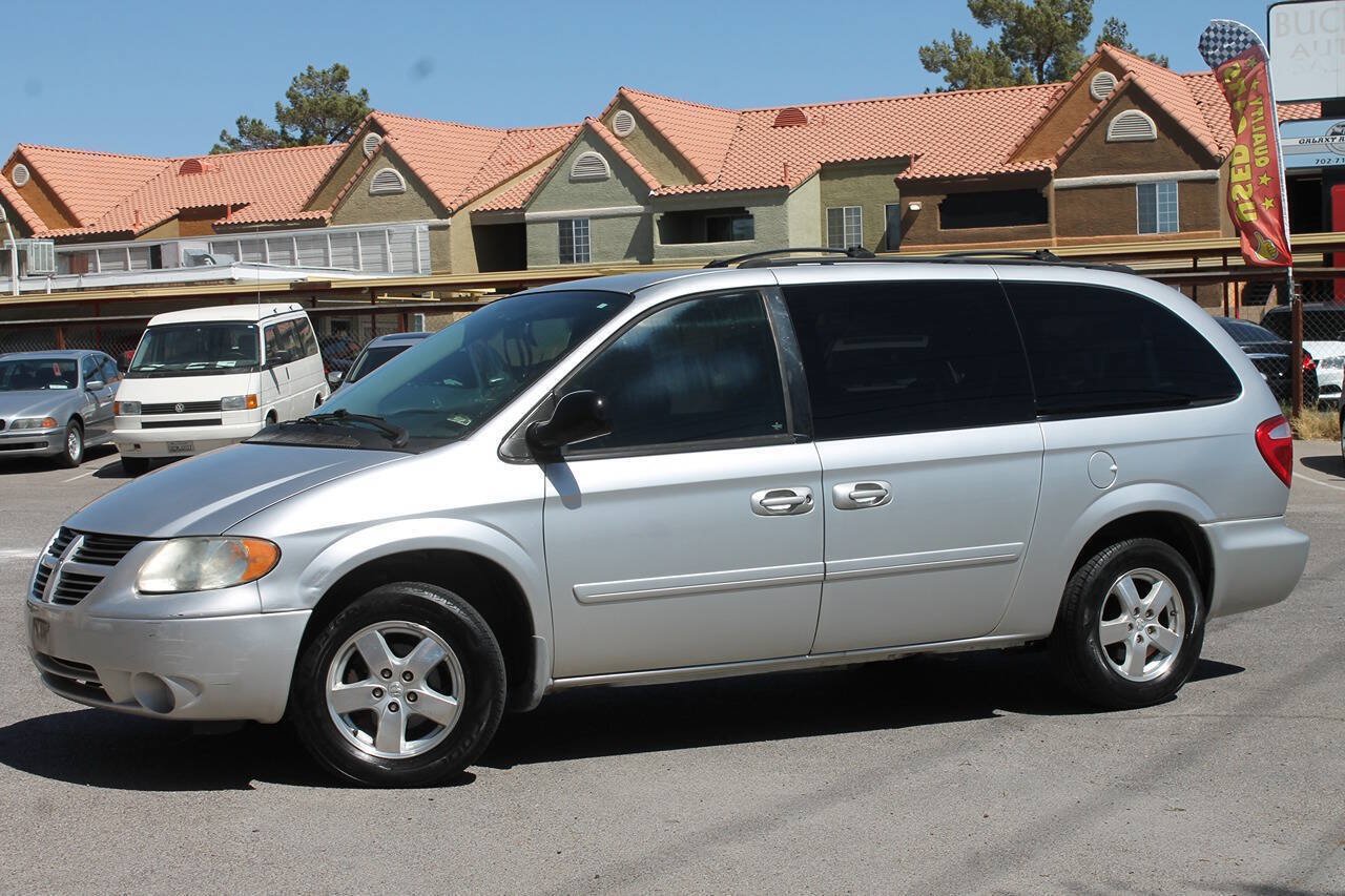 Used 2006 Dodge Grand Caravan SXT w/ Trailer Tow Prep Group FWD image 3