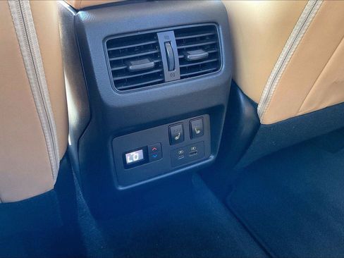 Used 2023 Nissan Rogue Platinum w/ Platinum Premium Package FWD image 33