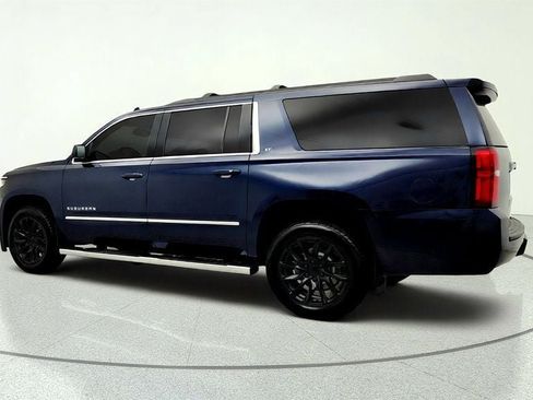 Used 2017 Chevrolet Suburban LT w/ LT Signature Package AWD/4WD image 7