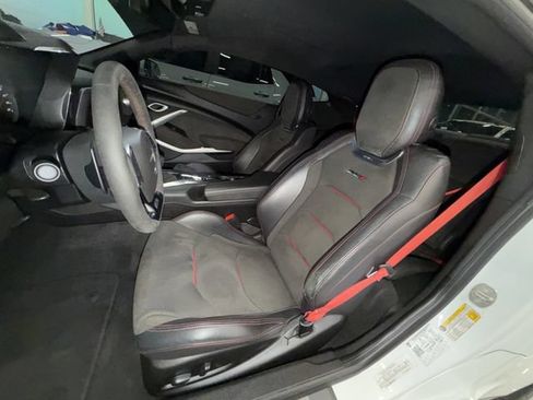 Certified 2019 Chevrolet Camaro ZL1 RWD image 28