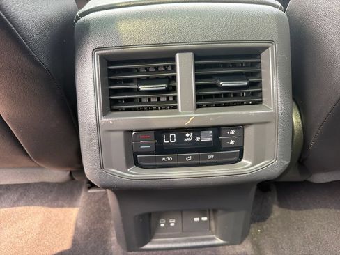 Certified 2023 Volkswagen Atlas SEL R-Line AWD/4WD image 22