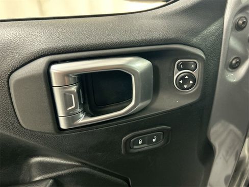 Used 2020 Jeep Gladiator Sport w/ Quick Order Package 23S image 11