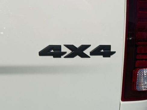 Used 2018 RAM 2500 Laramie w/ Sport Appearance Group image 26