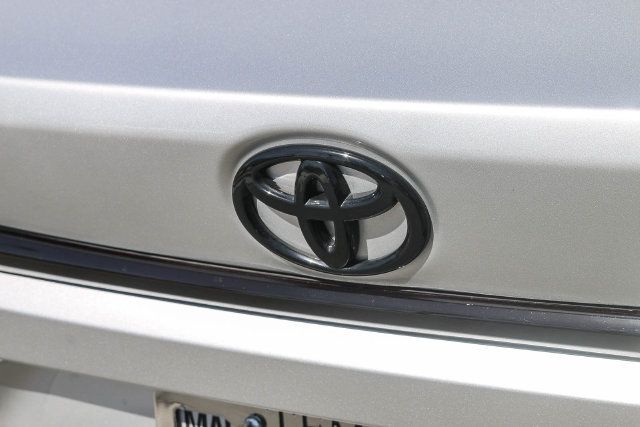 Used 2025 Toyota Corolla LE FWD image 13