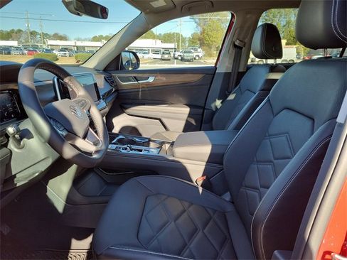 Certified 2025 Volkswagen Atlas SE image 18