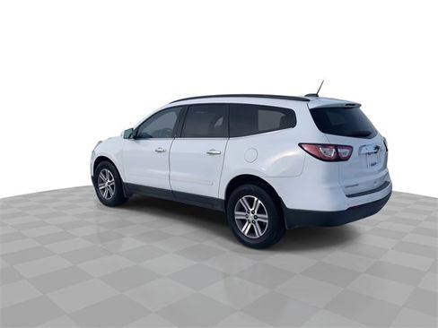 Used 2017 Chevrolet Traverse LT image 6