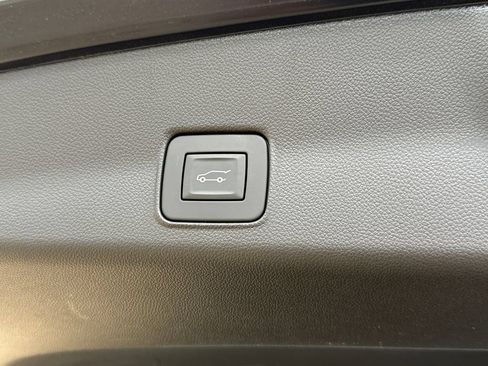Used 2025 Chevrolet TrailBlazer RS w/ Convenience Package AWD/4WD image 46