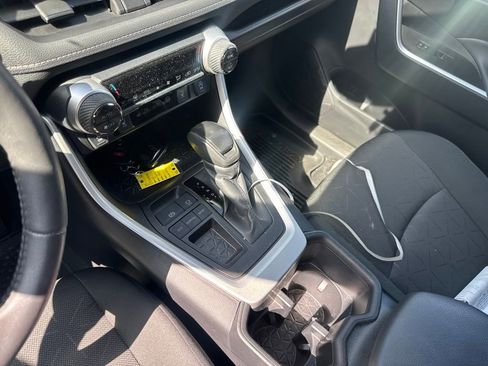 Used 2024 Toyota RAV4 XLE w/ Convenience Package FWD image 12