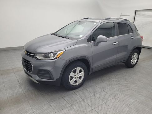 Used 2019 Chevrolet Trax LT w/ LT Convenience Package AWD/4WD image 2
