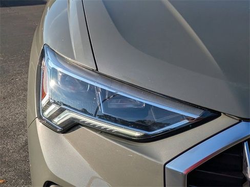 Used 2019 Audi Q3 2.0T Prestige w/ Prestige Package image 9