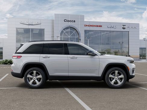 New 2025 Jeep Grand Cherokee Limited w/ Trailer Tow Package image 21