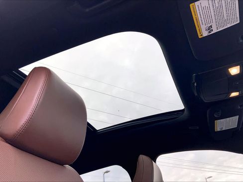 Used 2023 Lincoln Nautilus Reserve w/ Equipment Group 201A image 14