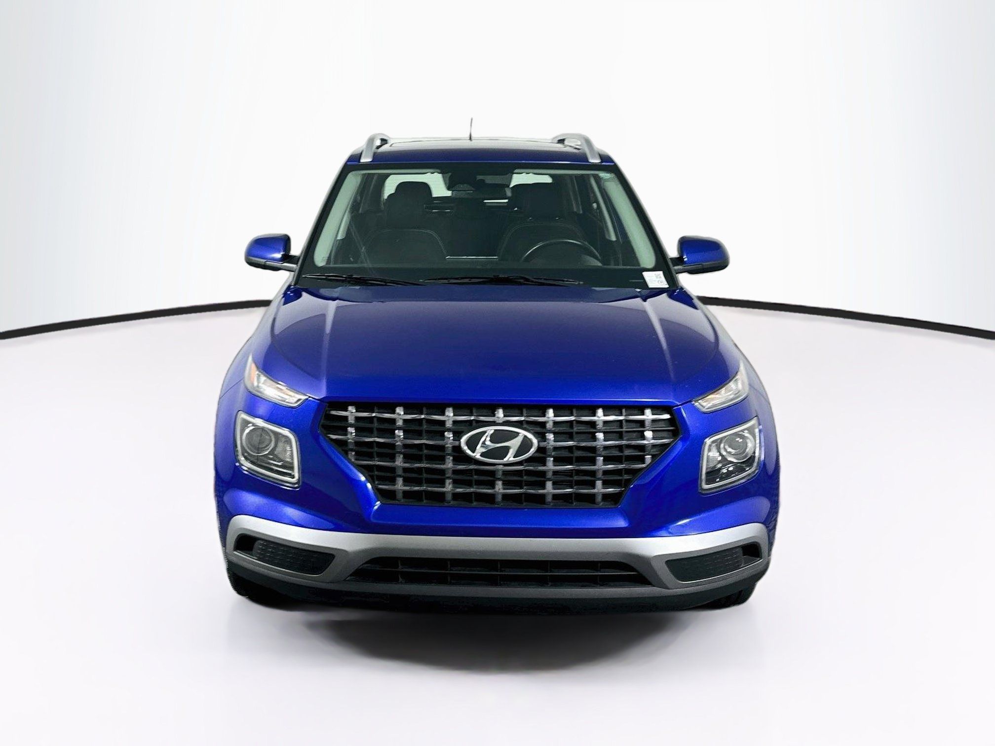 Used 2025 Hyundai Venue SEL FWD image 2