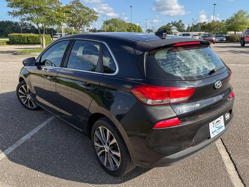 Used 2018 Hyundai Elantra GT FWD image 6