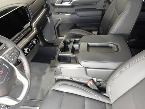Used 2026 GMC Sierra 1500 SLT AWD/4WD image 18