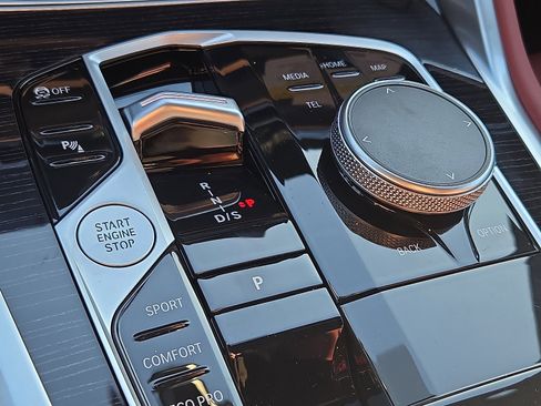 New 2026 BMW X6 xDrive40i w/ Climate Comfort Package image 7