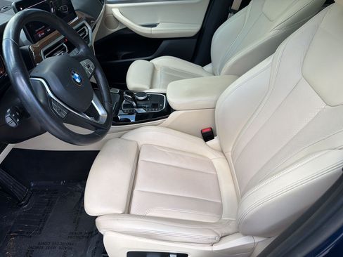Used 2022 BMW X4 xDrive30i w/ Parking Assistance Package AWD/4WD image 5