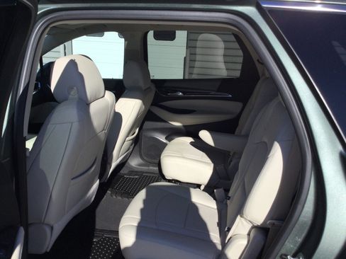 Used 2023 Buick Enclave Essence w/ Experience Buick Package image 9