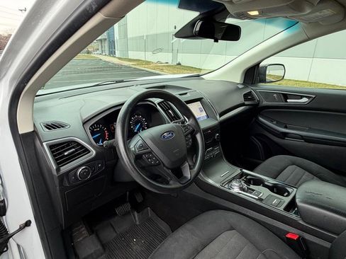 Used 2020 Ford Edge SE image 21