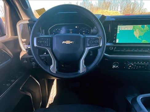 Used 2023 Chevrolet Silverado 1500 LT image 9