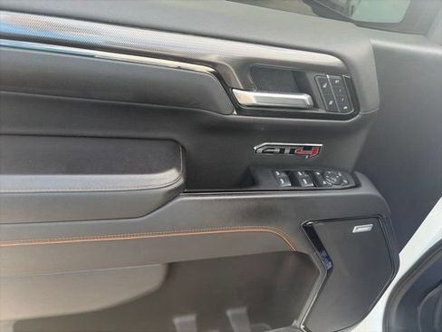 Used 2023 GMC Sierra 1500 AT4 w/ AT4 Premium Package AWD/4WD image 17