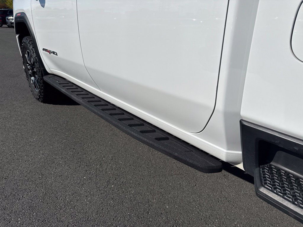 Used 2021 GMC Sierra 2500 AT4 w/ AT4 Premium Plus Package AWD/4WD image 13
