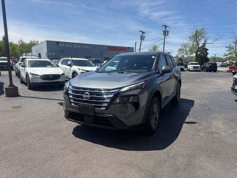 Used 2026 Nissan Rogue SV AWD/4WD image 5