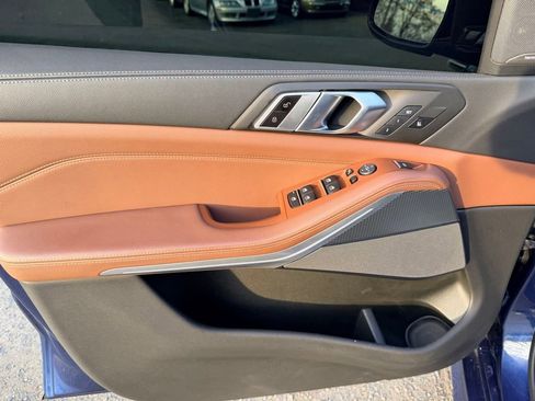 Used 2020 BMW X5 M50i image 19