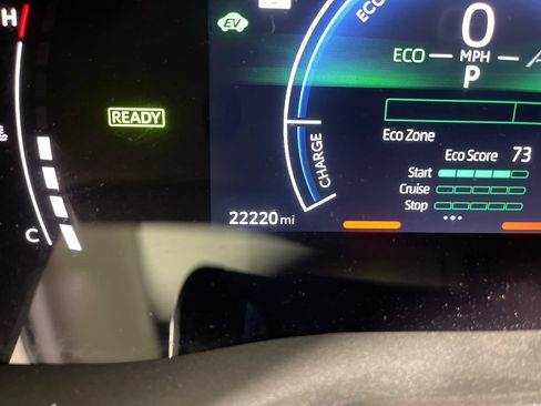 Used 2025 Toyota Camry LE FWD image 21
