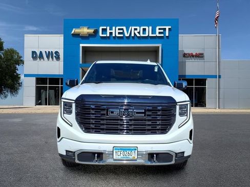 Used 2023 GMC Sierra 1500 Denali Ultimate AWD/4WD image 8