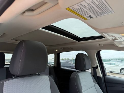 Used 2017 Ford Escape SE FWD image 23