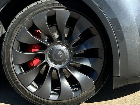 Used 2023 Tesla Model Y Long Range image 11