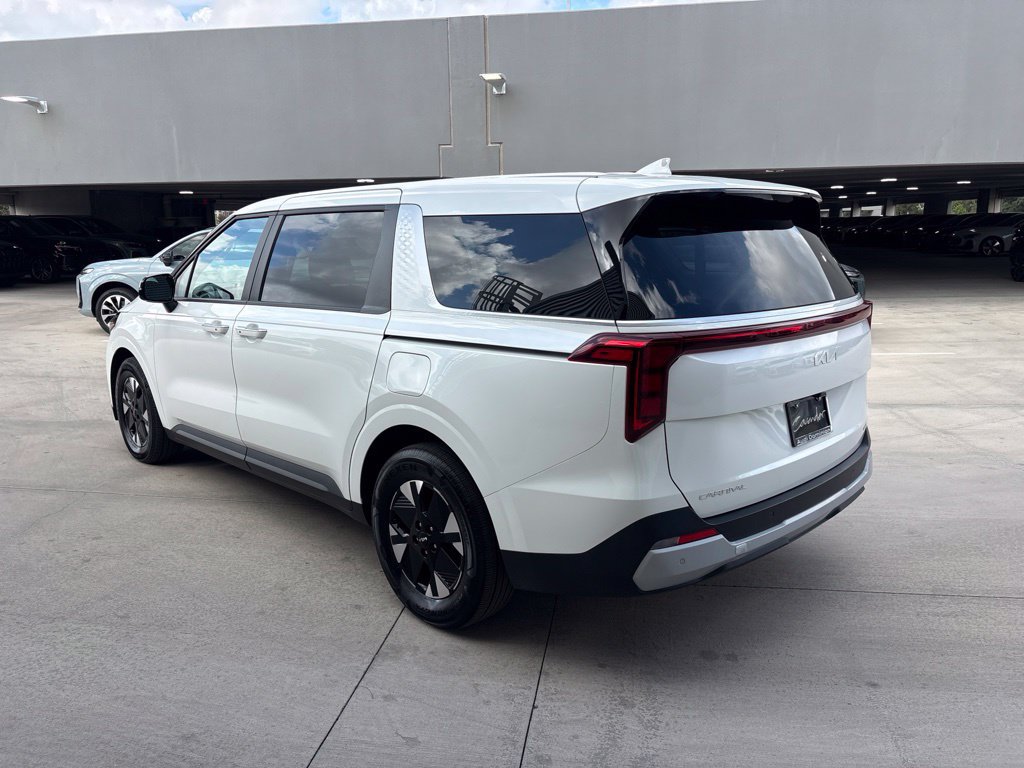 Used 2026 Kia Carnival LXS FWD image 9