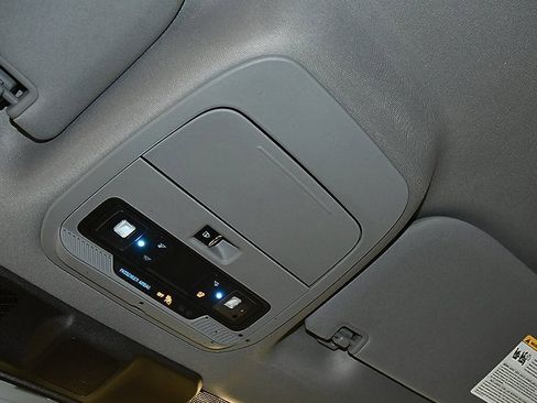 Used 2022 Ford F150 XLT w/ Equipment Group 302A High image 28