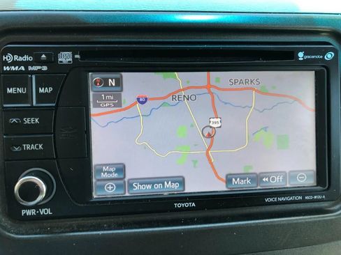 Used 2012 Toyota Sienna LE FWD image 18