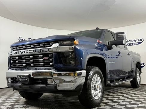 Used 2022 Chevrolet Silverado 2500 LT w/ Convenience Package image 2