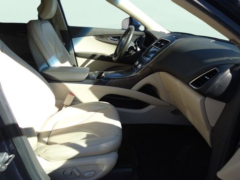 Used 2017 Lincoln MKX Select w/ Select Plus Package image 26