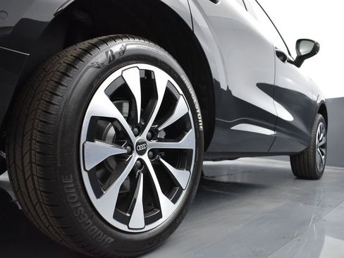 New 2026 Audi Q3 quattro 2.0T AWD/4WD image 23