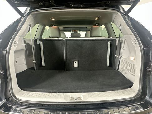 Used 2018 Toyota Highlander XLE FWD image 32