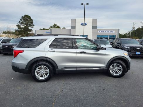 Certified 2022 Ford Explorer XLT image 6